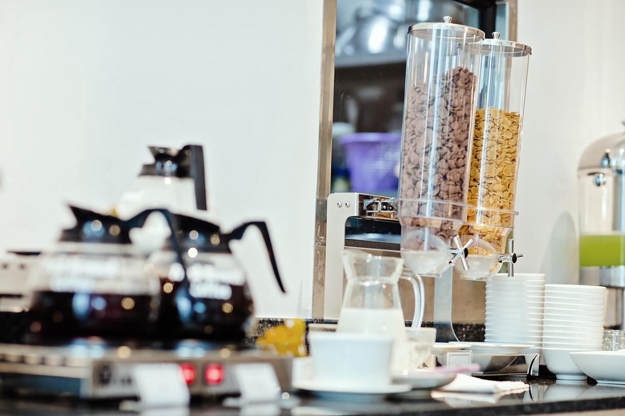 Three Sukhumvit - Sha Certified Отель 3*