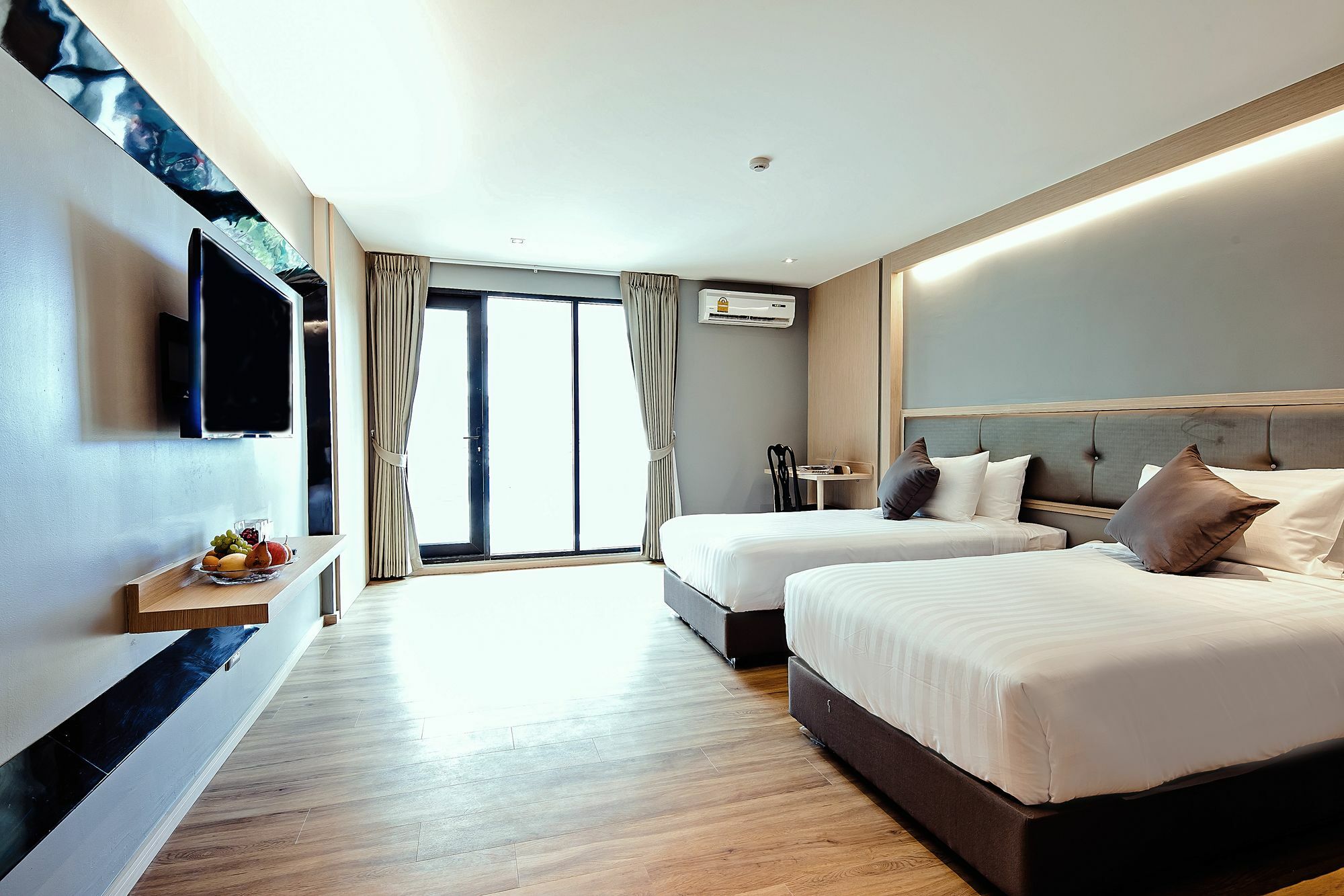 Отель Three Sukhumvit - Sha Certified