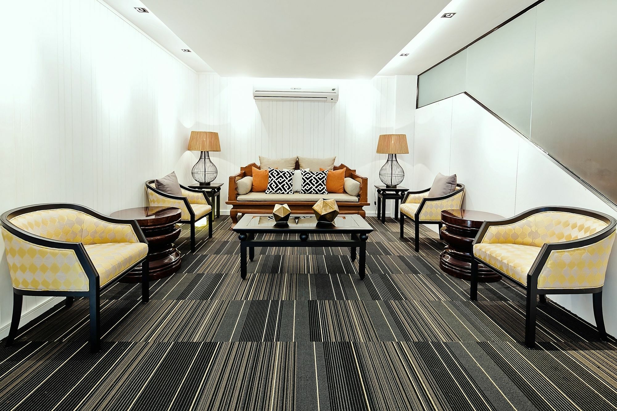 Three Sukhumvit - Sha Certified Отель Бангкок